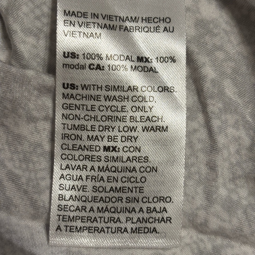 Chico’s Snakeskin Print Button Front Blouse Size 1 (US 8/10) Modal - Picture 3 of 8